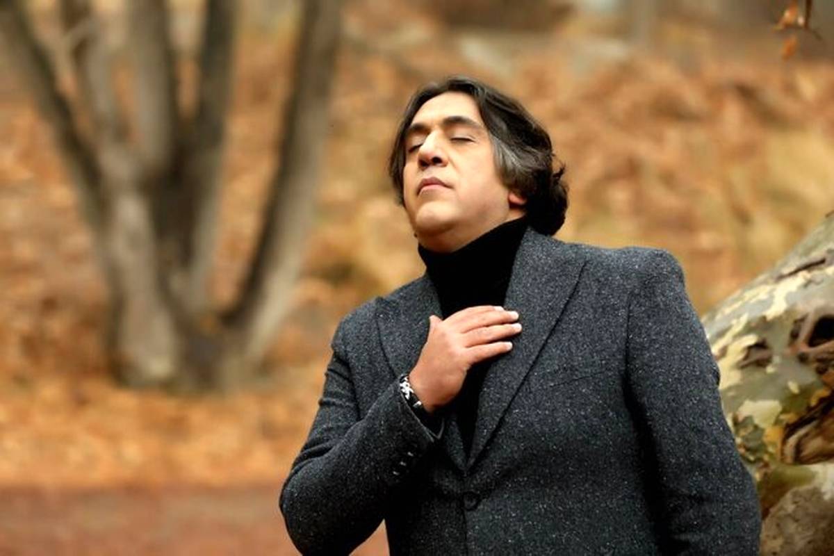 بازگشت «مانی رهنما» با یک خاطرهبازی روی صحنه