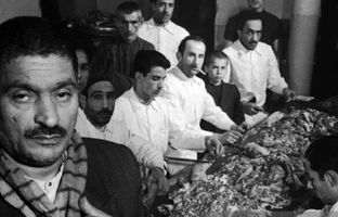 سفر به تهران قدیم؛ «یک کبابی در حوالی بازار تهران؛ سال 1356 + تصویر