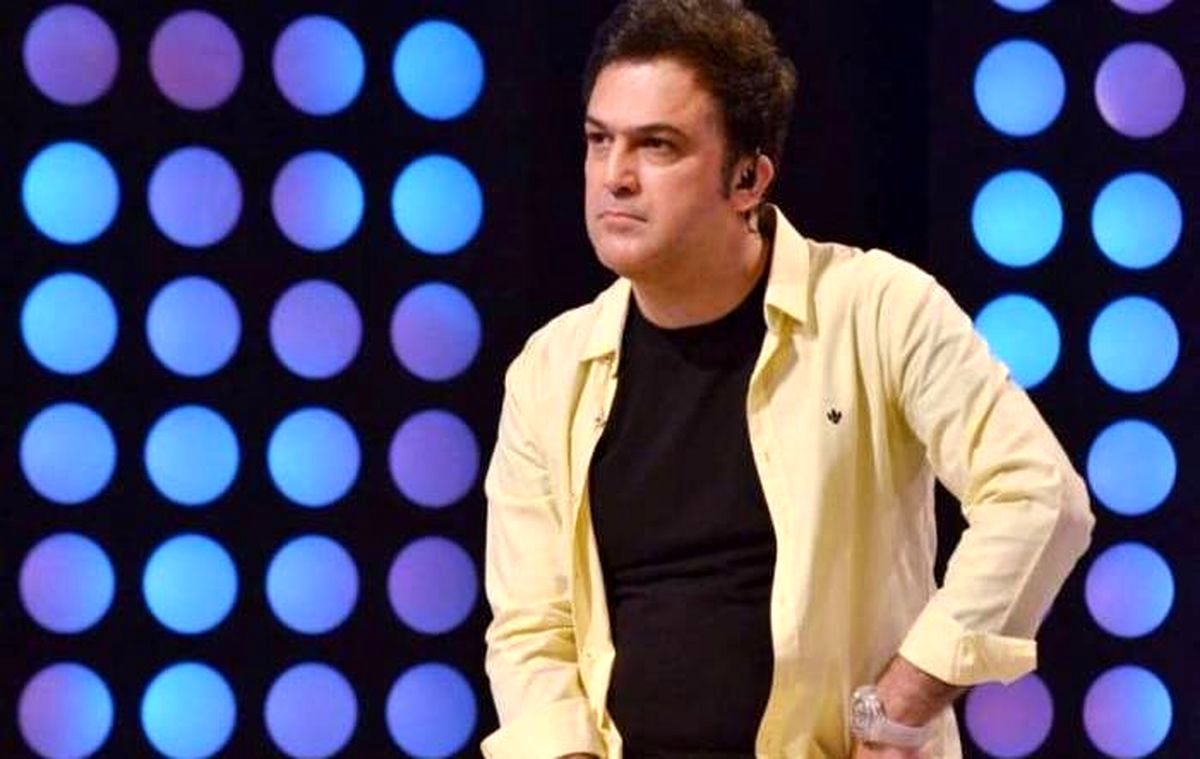 واکنش حامد آهنگی به تماس مادرش در برنامه زنده + ویدئو