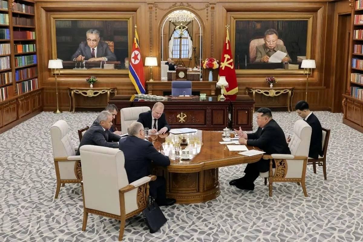 دفتر کار کیم جونگ اون رهبر کره شمالی+ ویدئو
