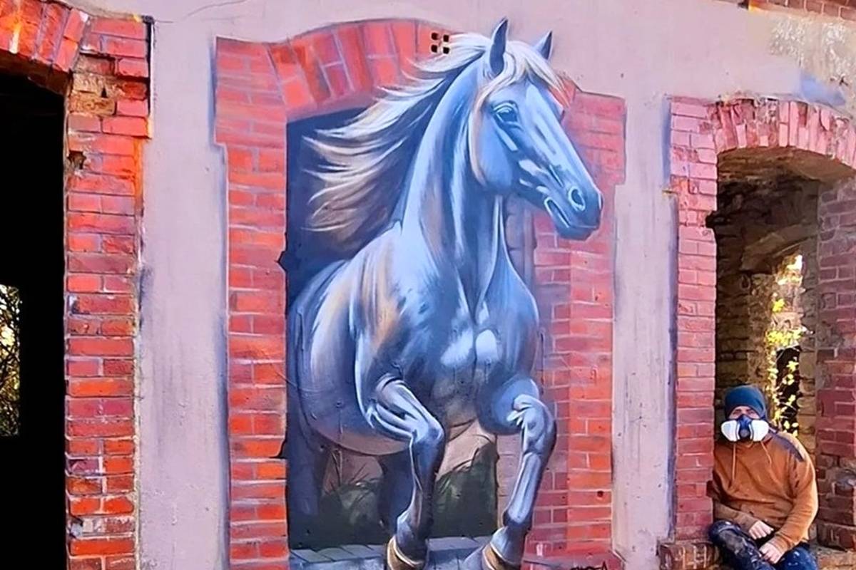 این اسبها واقعی نیستند؛ هنر خیابانی شهر را زیبا میکند!