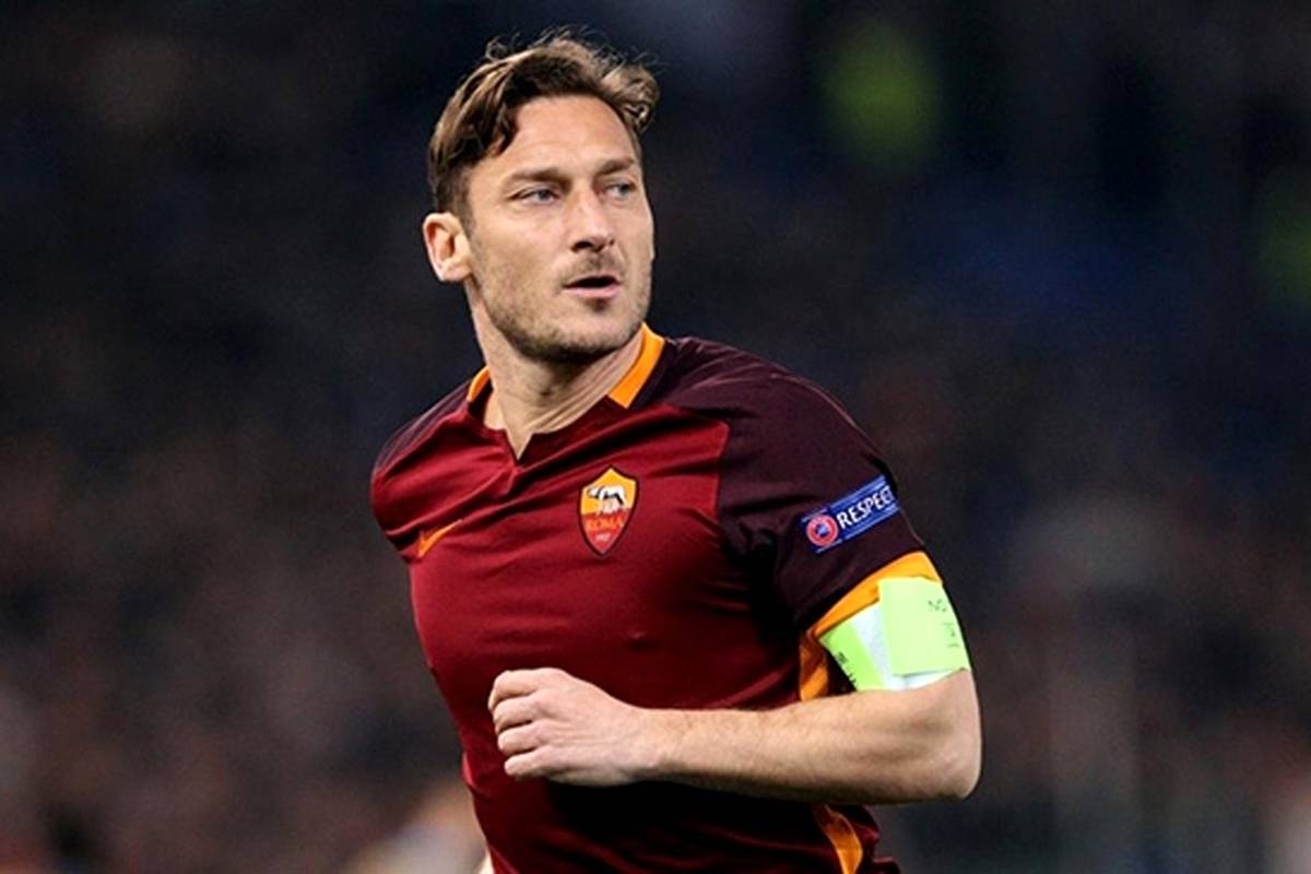 گل تماشایی فرانچسکو توتی ۴۸ ساله در مسابقه اسطوره‌ها + ویدئو