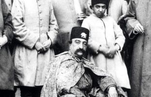  از عصرانه‌خوری همایونی تا گوساله‌ای که به حضور شاه آمد + تصویر