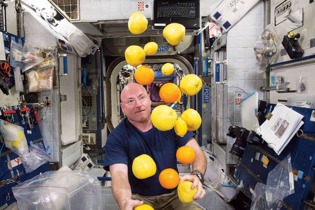 سبک زندگی عجیب فضانوردان در فضا | زندگی چگونه میگذرد؟