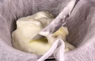 پنیر خانگی به سبک آشپز آلمانی؛ دستور تهیه ساده و سریع + ویدئو
