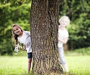 دلیل دوست خیالی فرزندتان و راه حل شما والدین