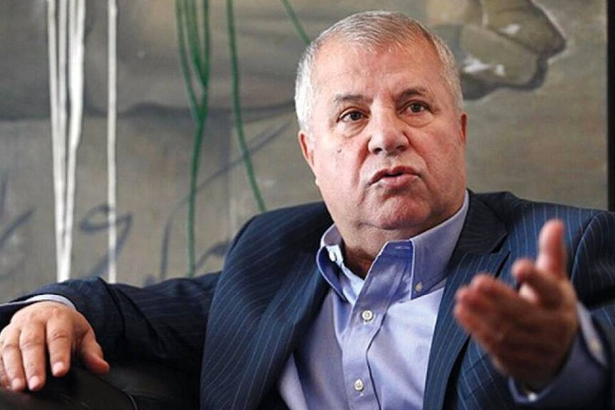 علی پروین: بهخاطر امام خمینی (ره) و جمهوری اسلامی به تیم ملی بازگشتم  + تصویر