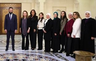  اولین تصویر از همسر جولانی در یک دیدار عمومی 
