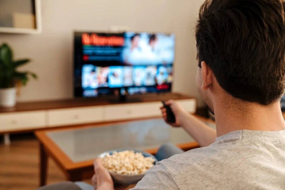 تلویزیون ۱۲ فروردین چه فیلمهایی پخش میکند؟