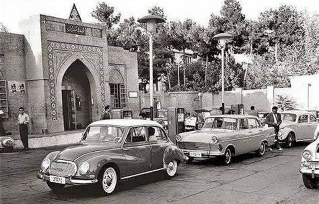 تصویر کمتر دیده شده از پمپ بنزین قدیمی میدان بهارستان 