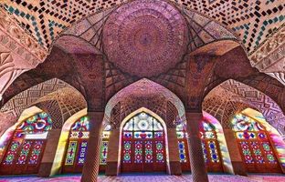 ۵ بنای تاریخی ایران به رنگ صورتی که فقط در این شهر می‌توان دید!