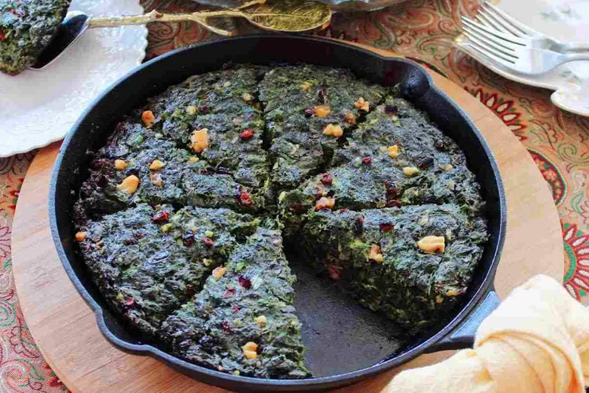 خوشمزه بپزید؛ طرز تهیه کوکوی تره کوهی