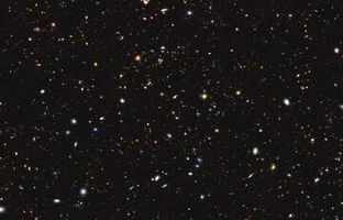 کشف جدید جیمز وب: سیاهچاله‌ها احتمالاً از تشکیل ستاره‌ها جلوگیری می‌کنند