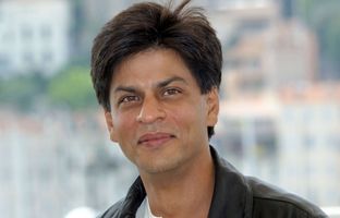 پاپاراتزی خارجی؛ استایل عجیب و غریب شاهرخ خان برای اولین بار در این مراسم! + ویدئو