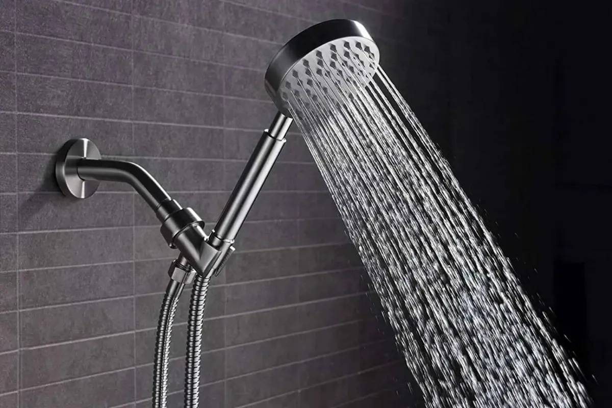 چرا بهترین ایدهها زیر دوش حمام به ذهنمان خطور میکنند؟
