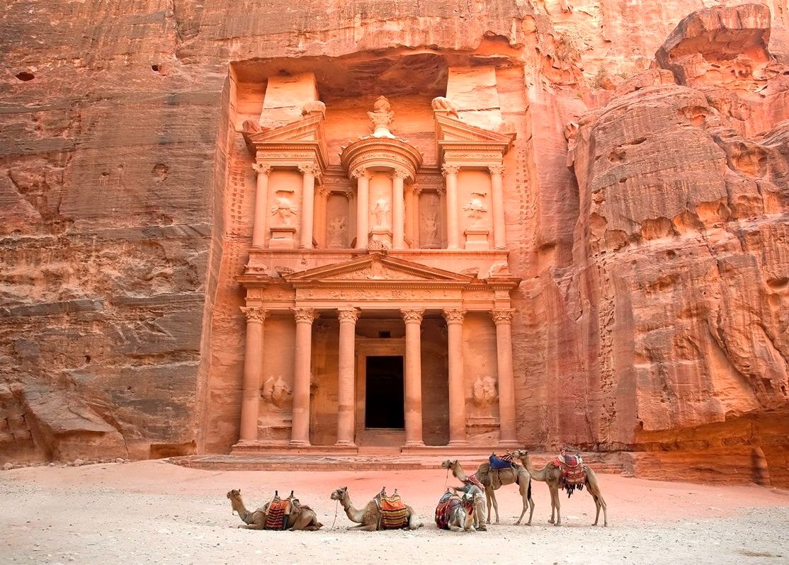 کشف یک مقبره مخفی در شهر باستانی و اسرارآمیز پترا در اردن + عکس