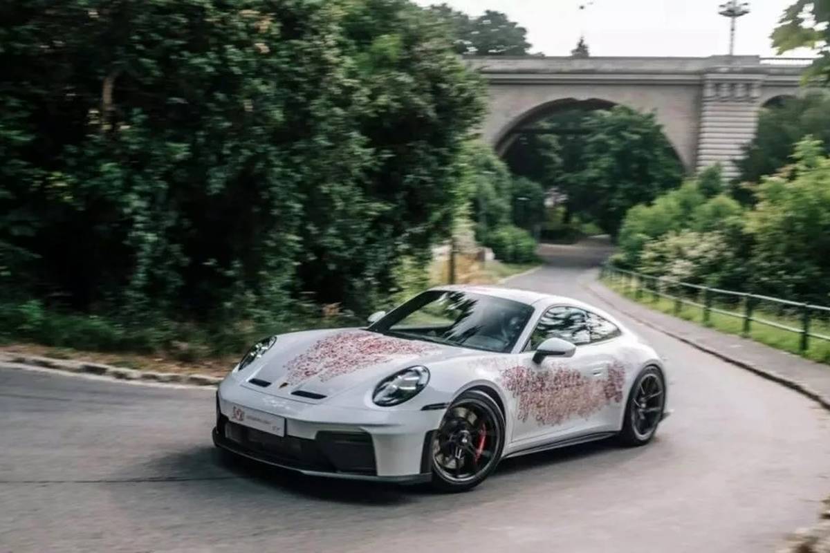 با یکی از خاصترین نمونههای پورشه 911 GT3 تورینگ آشنا شوید