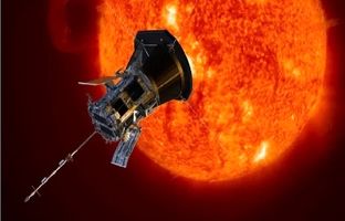 «پارکر» شب کریسمس را در کنار خورشید جشن می‌گیرد