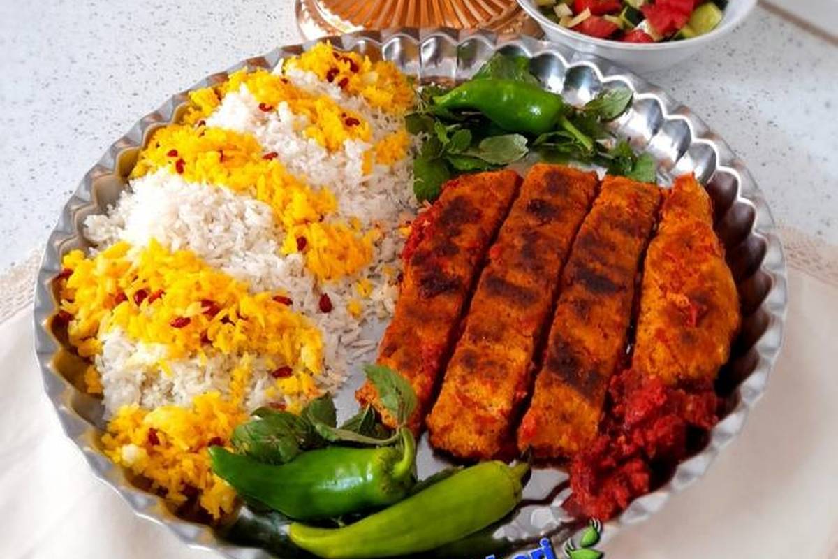 یک طعم ماندگار؛ طرز تهیه کباب تابهای مرغ با سس زرشک به روشی ساده