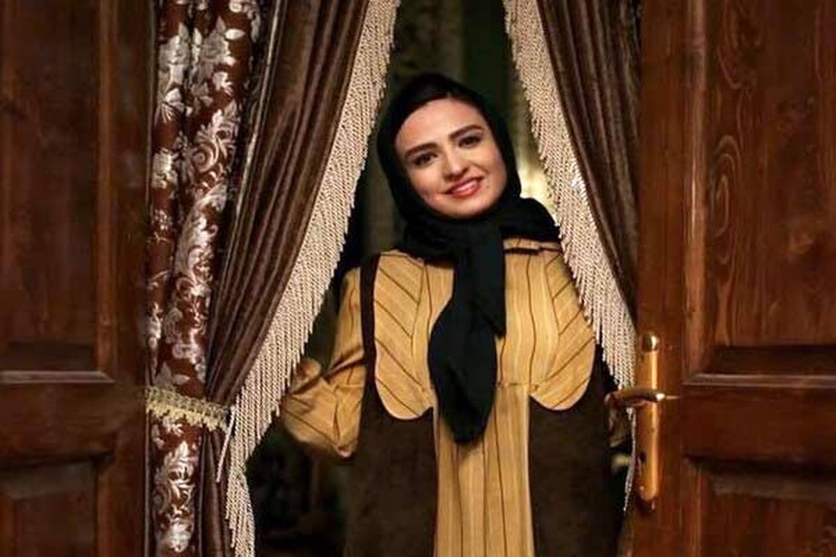 پاپاراتزی ایرانی؛ بازیگر منفورِ «شهرزاد» درنمایشگاه کتاب دیده شد 