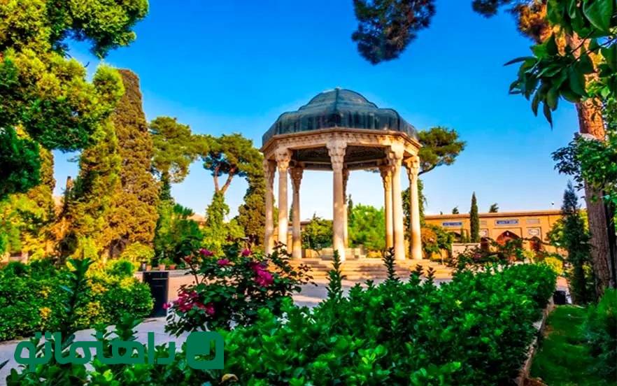 بهترین غزل‌های حافظ 1404؛ رضا به داده بده وز جبین گره بگشای!