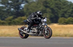 سریع‌ترین موتورسیکلت ۸ سیلندر جهان / هیولای کمیاب