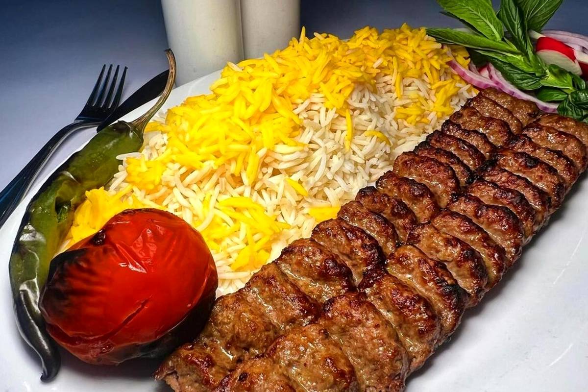 خوشمزه بپزید؛ علت ترک خوردن کباب کوبیده و راههای جلوگیری از آن
