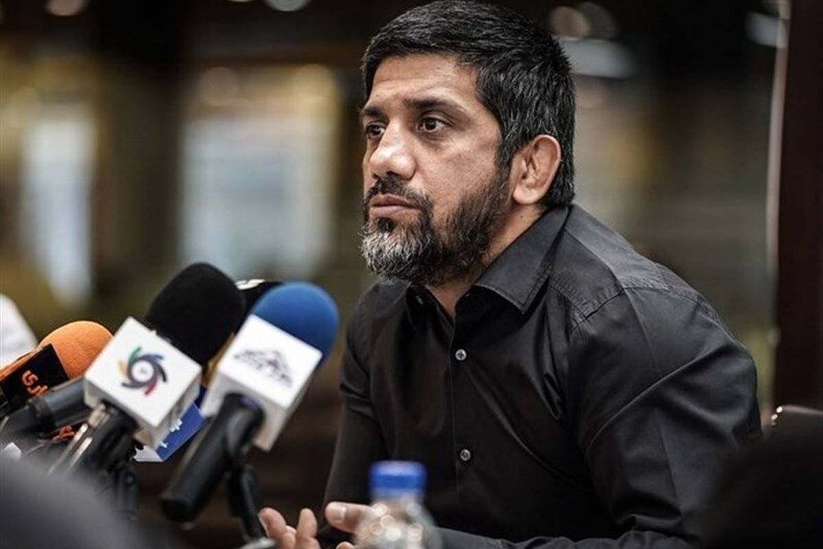 علیرضا دبیر: امیر عابدینی ادبش را نشان داد!