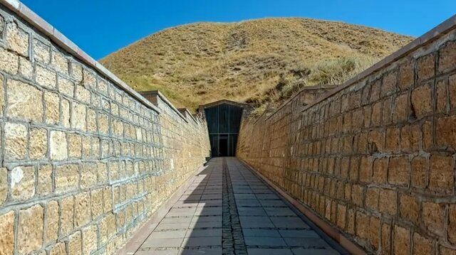 کشف مقبره ۲۸۰۰ ساله
