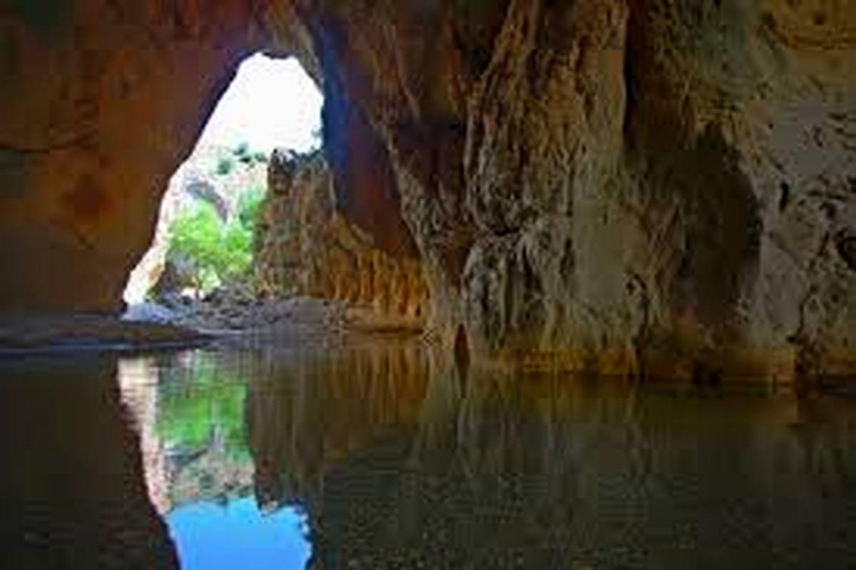 غار ذوالقرنین؛ جایی که افسانههای محلی میگویند «آب حیات» در آن جاری است