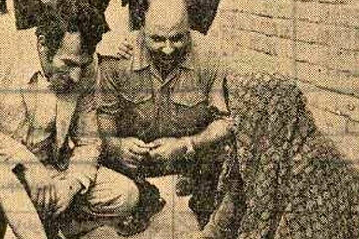 عکس‌هایی از فالگیرهای تهران در ۷۰ سال پیش