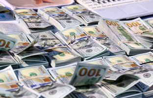 تشخیص دلار اصل با یک آهنربای ساده؛ دیگر فریب نخورید! + ویدئو