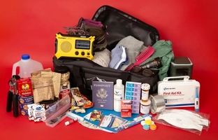 چگونه کوله و کیت اضطراری آماده کنیم و چه اقلامی درون آن قرار دهیم؟