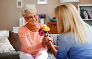 چگونه برای مادرشوهرمان جذاب شویم؟