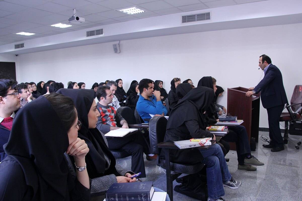 حداقل و حداکثر سن بازنشستگی اساتید دانشگاهها چقدر است؟