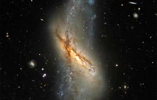 تصویر روز ناسا: کهکشان حلقه‌ای-قطبی NGC 660
