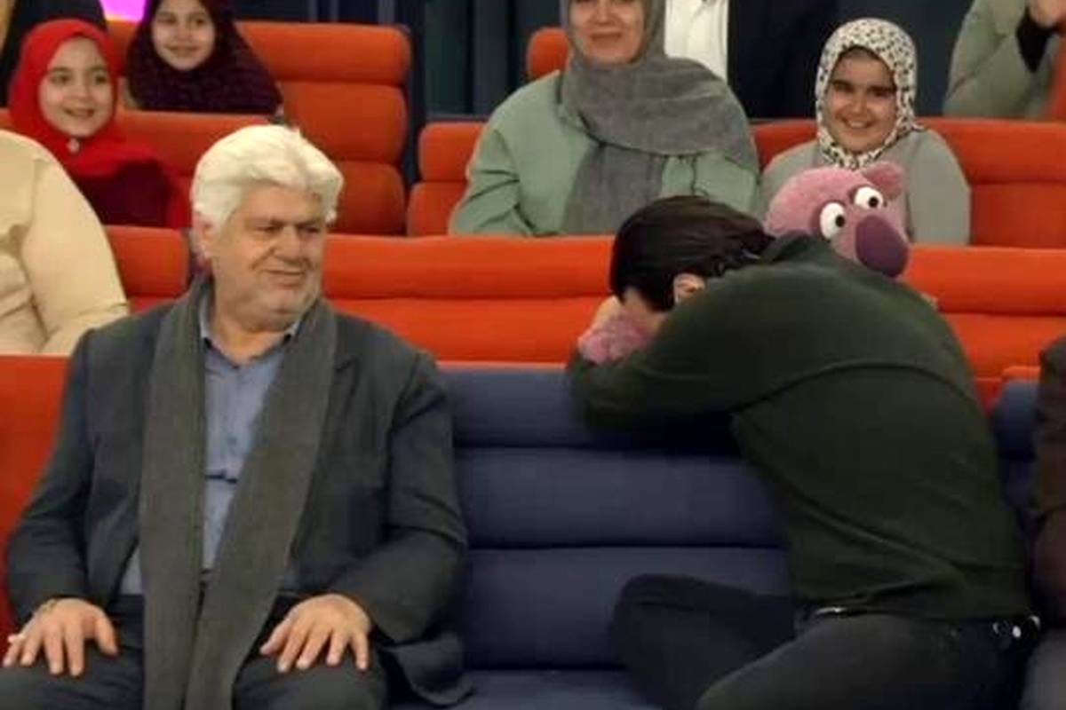 سرودخوانی جناب خان برای بانوان فوتسالیست؛ زیادهروی کردم محسن؟! + ویدئو