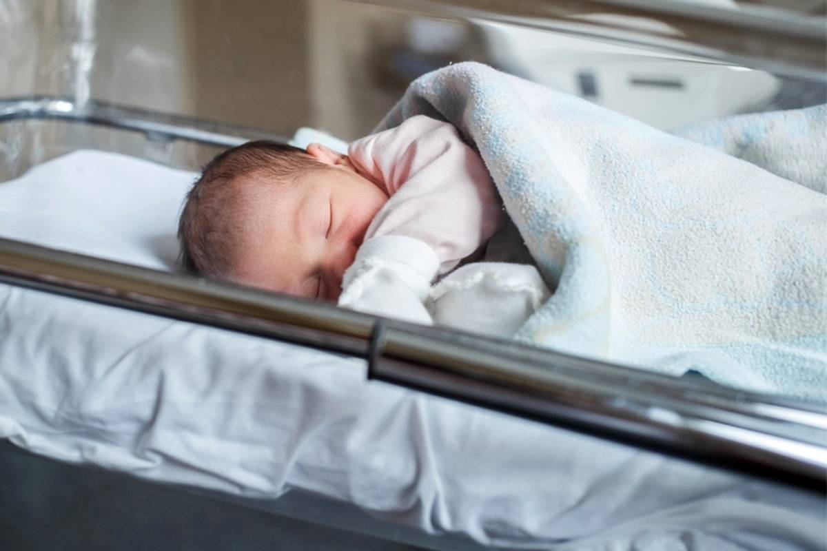 نیمی از زایمانهای کرج، مربوط به افغانهاست!