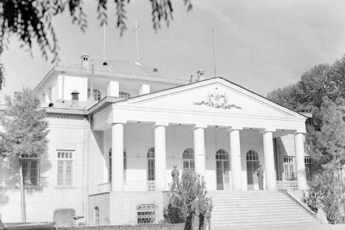 سفارت شوروی در ایران آذرماه ۱۳۲۲ + عکس