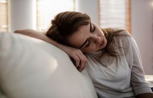 
7 بار عاطفی سنگین که شادی‌ات را می‌دزدند!
