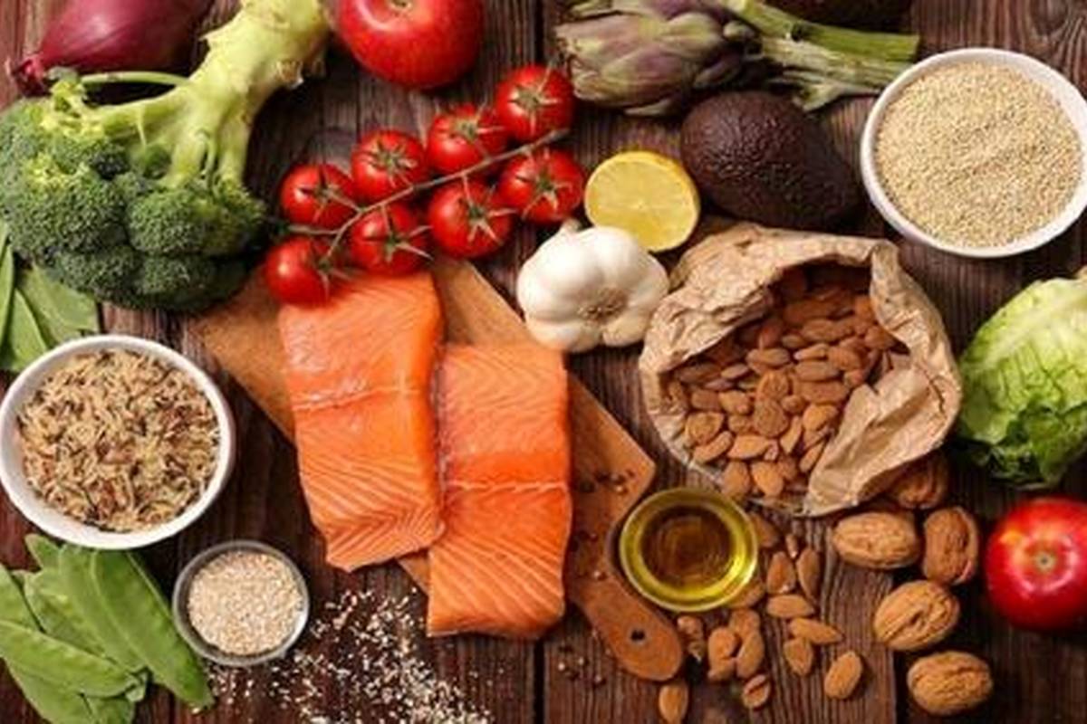 چه مواد غذاییای به غلبه بر خستگی کمک میکنند؟