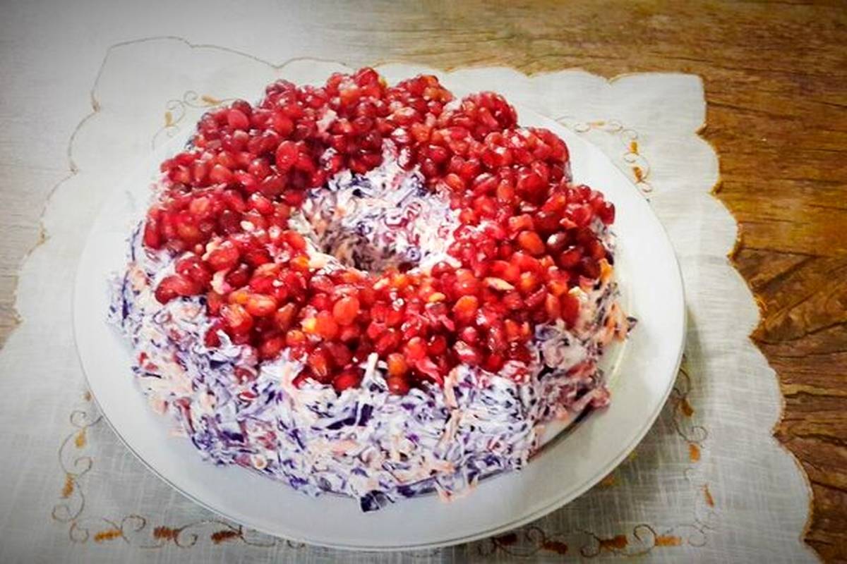 یک سالاد کم‌هزینه، راحت و خوشمزه برای شب یلدا