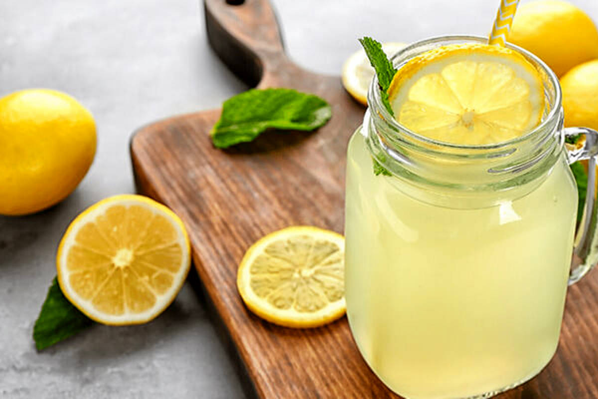 فواید شگفت انگیز نوشیدن آب لیمو/ بهترین زمان مصرف