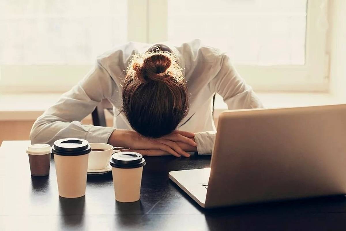 محققان: فقط یک شب کمخوابی شما را به خوردن غذاهای ناسالم سوق میدهد