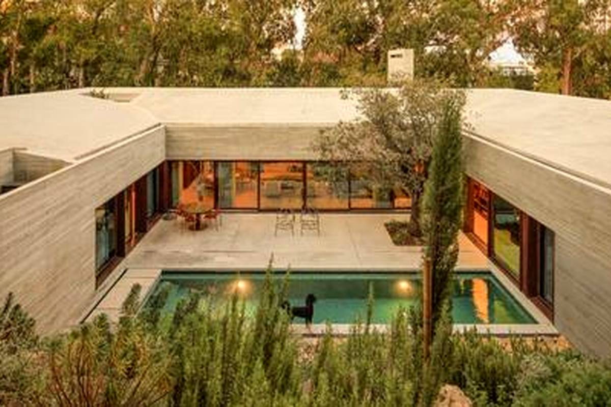 خانهای که با حیاطش نفس میکشد؛ شاهکار معماری در پرتغال + عکس