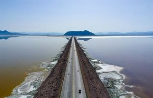 
آیا زلزله‌های اخیر به خشک شدن دریاچه ارومیه ارتباط دارد؟
