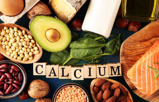 خداحافظی با لبنیات؟ نگران نباشید، این غذاها کلسیم مورد نیازتان را تامین می‌کنند
