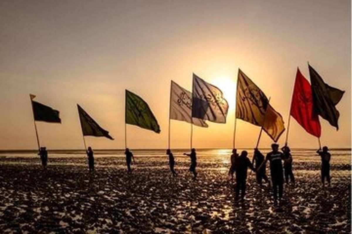 تصویری از هندوانهخوردن رئیس جمهور در جمع زائران امام رضا (ع)