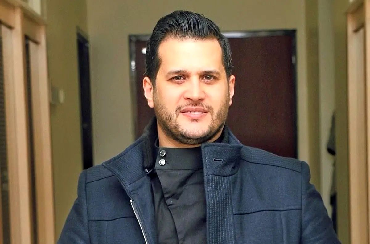 عکس دردناک سیاوش خیرابی با تنها یادگاری پدرش
