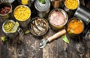 مرگ نهفته در قوطی‌های کُنسِرو؛ شایعه یا واقعیت؟/ غذاهای کنسروی در چه شرایطی کشنده هستند؟